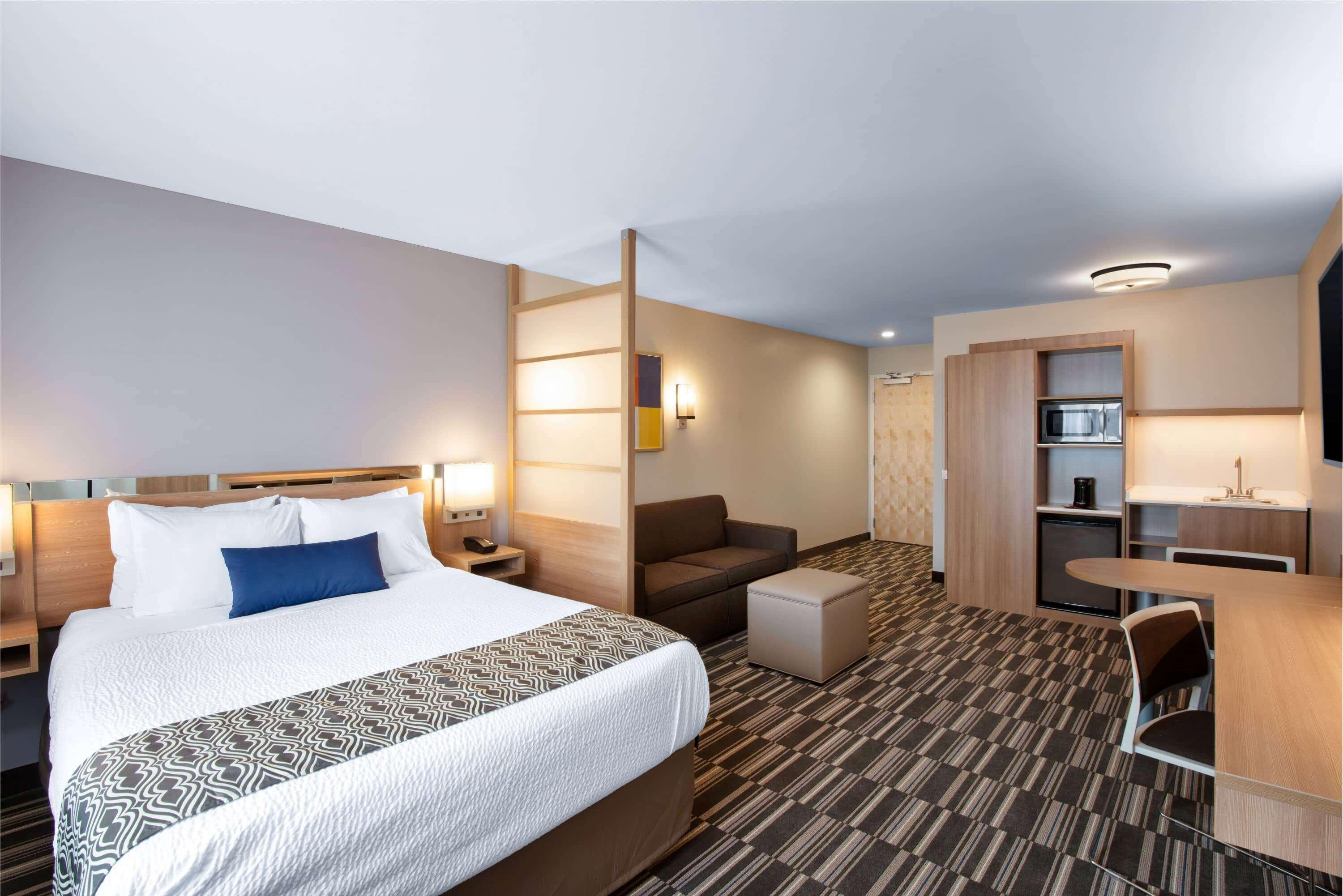 Microtel & By Wyndham Hotel 2*